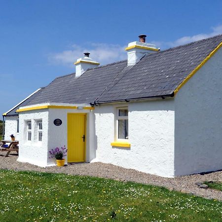 Yellow Cottage, Doolin Knockfin Cross Roads Bagian luar foto