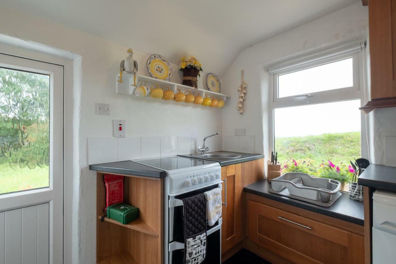 Yellow Cottage, Doolin Knockfin Cross Roads Bagian luar foto