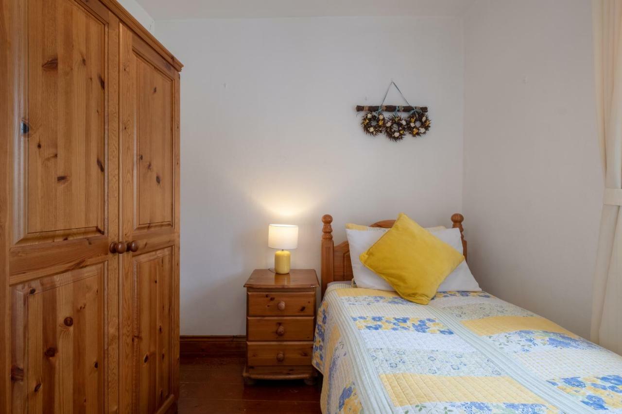 Yellow Cottage, Doolin Knockfin Cross Roads Bagian luar foto
